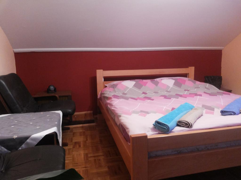Guest House Mirijevski Konak เบลเกรด ภายนอก รูปภาพ