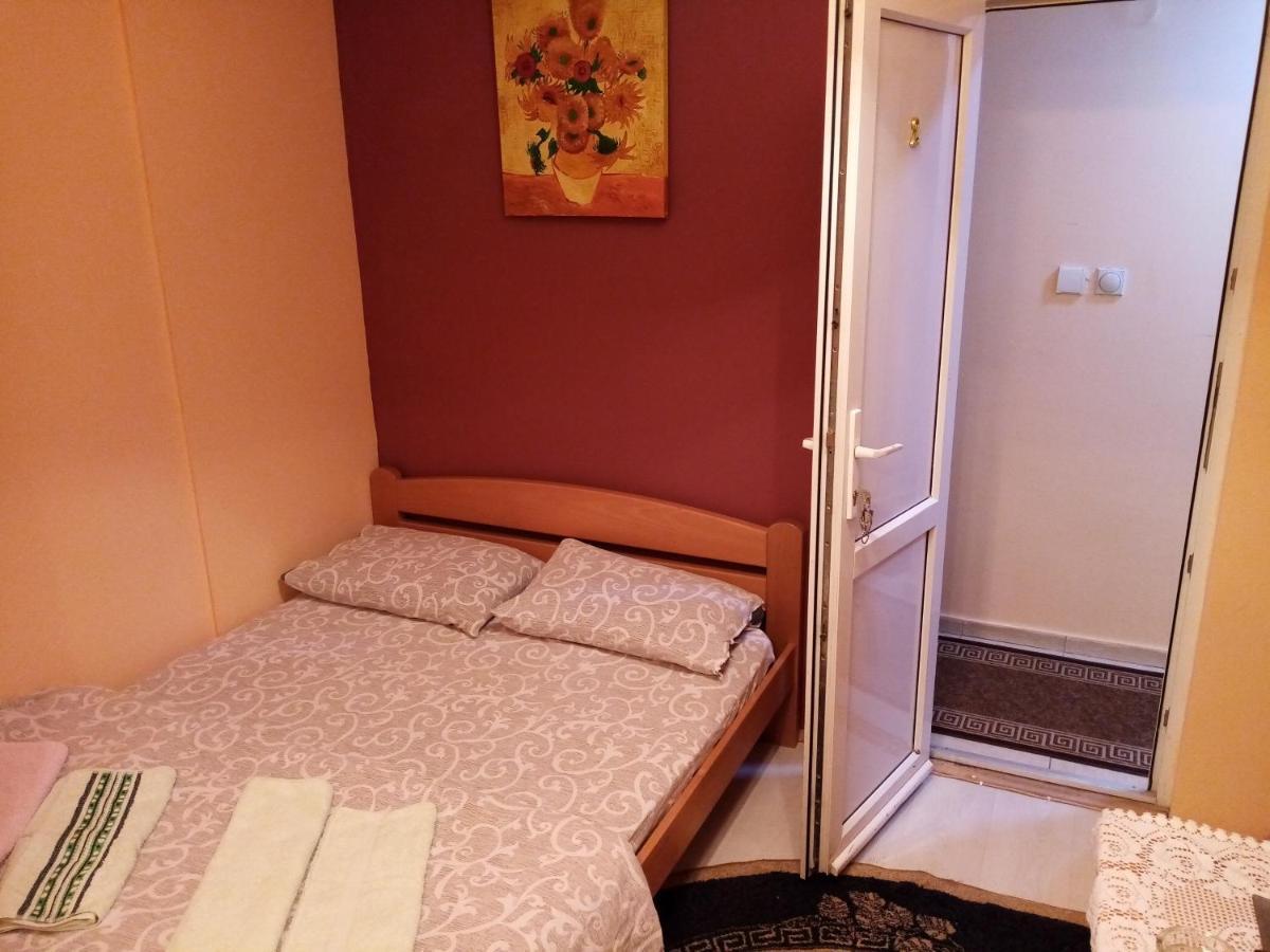 Guest House Mirijevski Konak เบลเกรด ภายนอก รูปภาพ