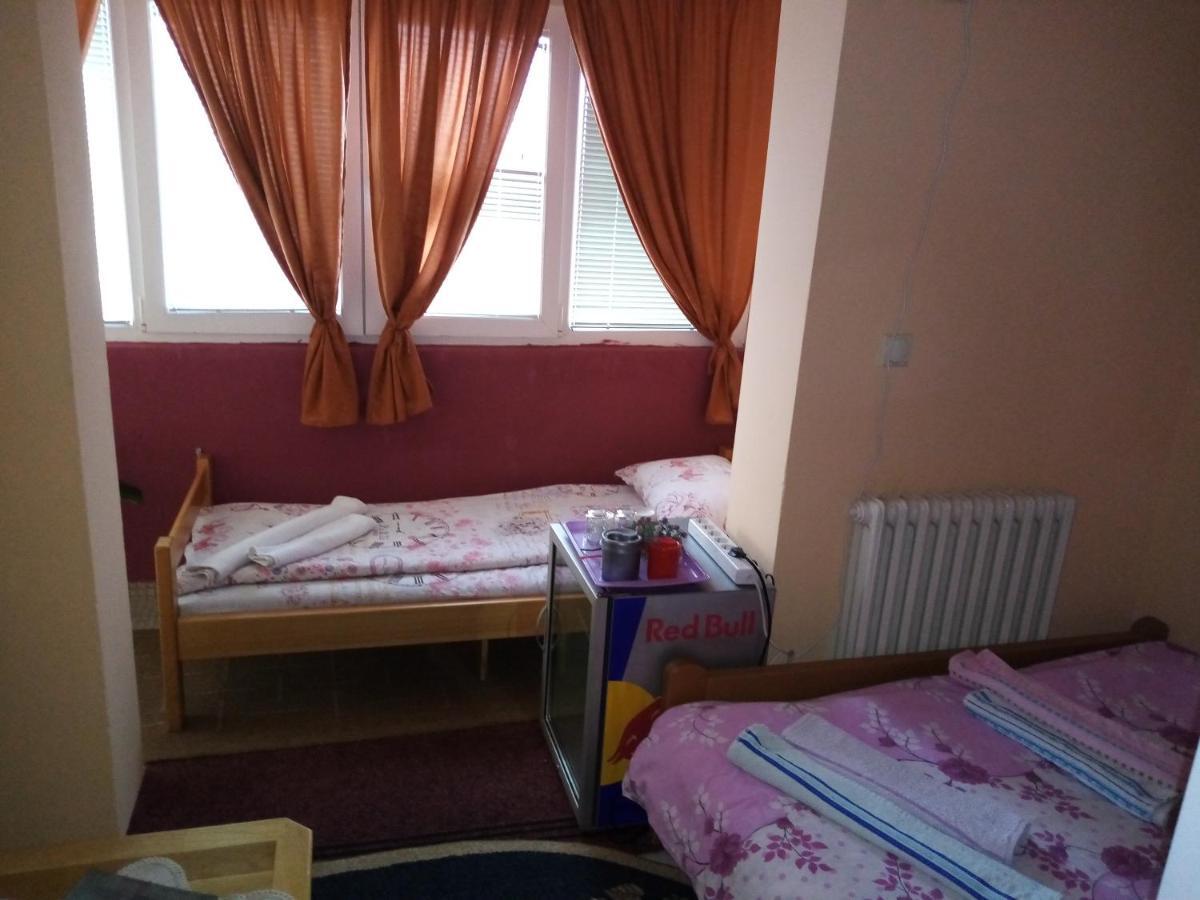 Guest House Mirijevski Konak เบลเกรด ภายนอก รูปภาพ
