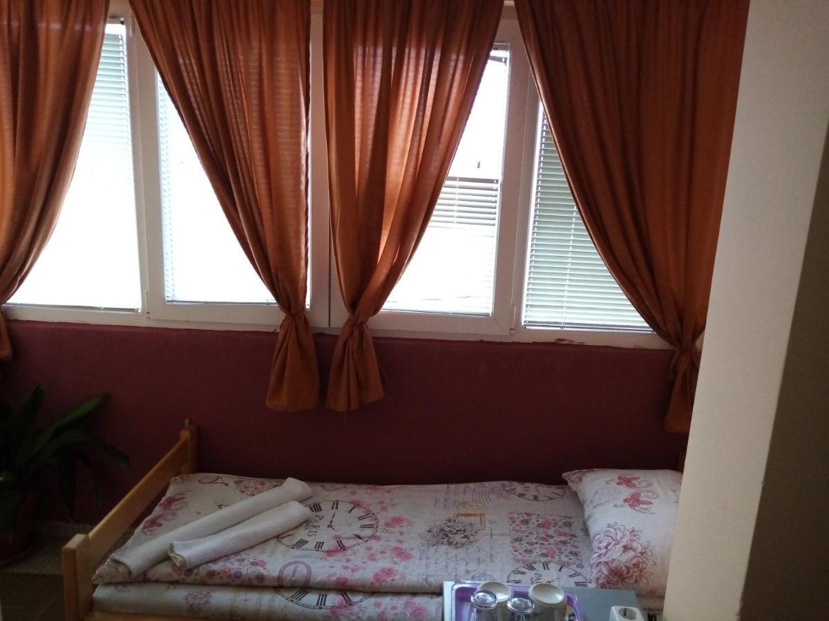 Guest House Mirijevski Konak เบลเกรด ภายนอก รูปภาพ