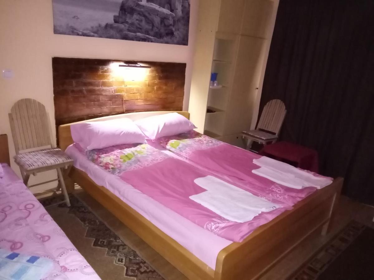 Guest House Mirijevski Konak เบลเกรด ภายนอก รูปภาพ